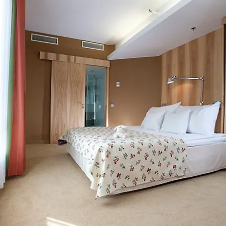 فندق هيستيا يوروبا 4*